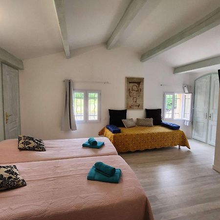 Le Clos Renaissance Oppède Extérieur photo