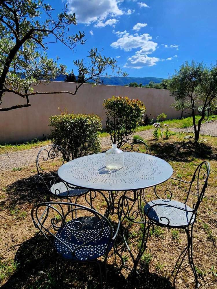 Le Clos Renaissance Oppède Extérieur photo